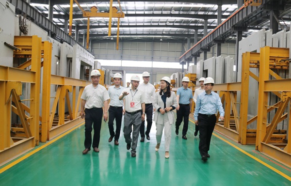 1620694418341203.jpg 中建上海設(shè)計(jì)研究院沈娟來到市政遠(yuǎn)大調(diào)研裝配式建筑6001.jpg