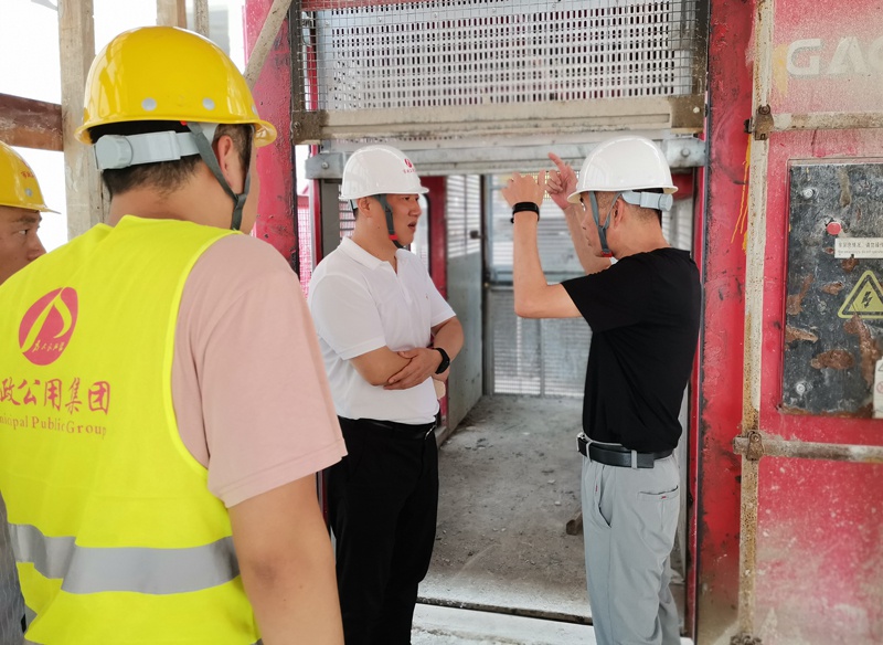 南昌市政建設(shè)集團徐旭到天祥安置房項目督導(dǎo)安全生產(chǎn)工作8002.jpg