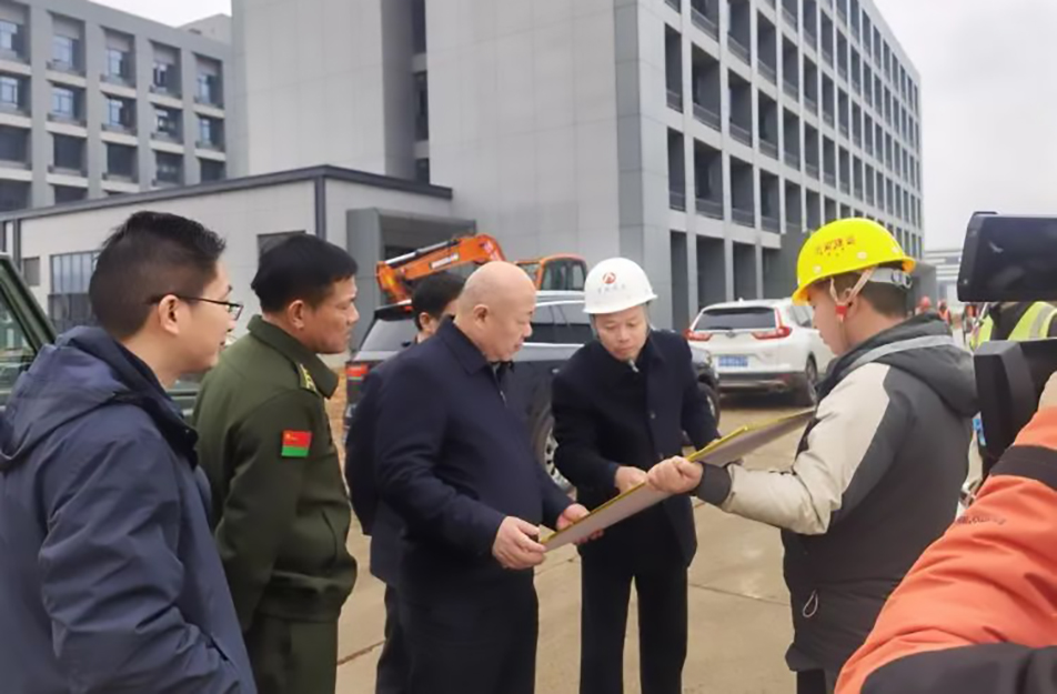 新建區(qū)人大常委會(huì)黨組書記、主任錢和平來(lái)到市政綠色建材科技產(chǎn)業(yè)園項(xiàng)目調(diào)研